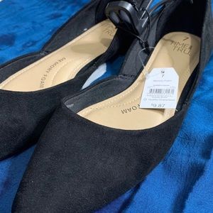 Woman’s Flats SOLD